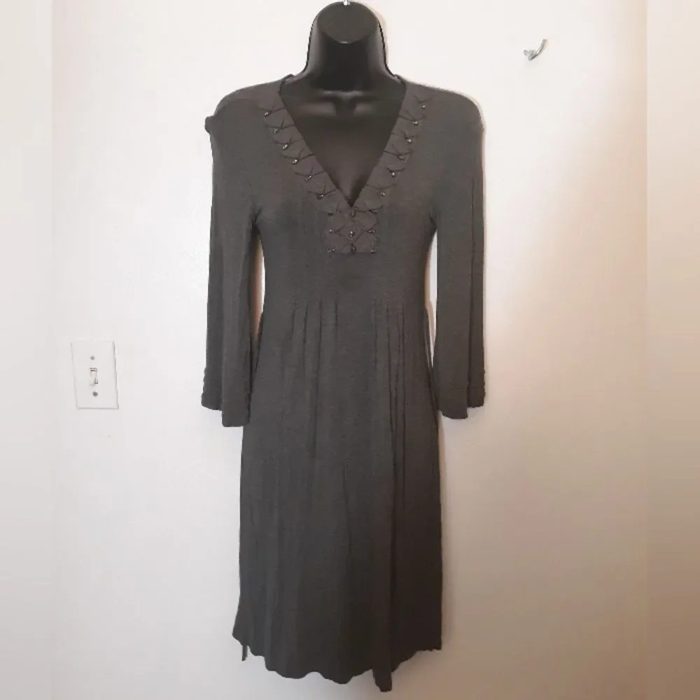 New York and Company v neck dress - Picture 1 of 4